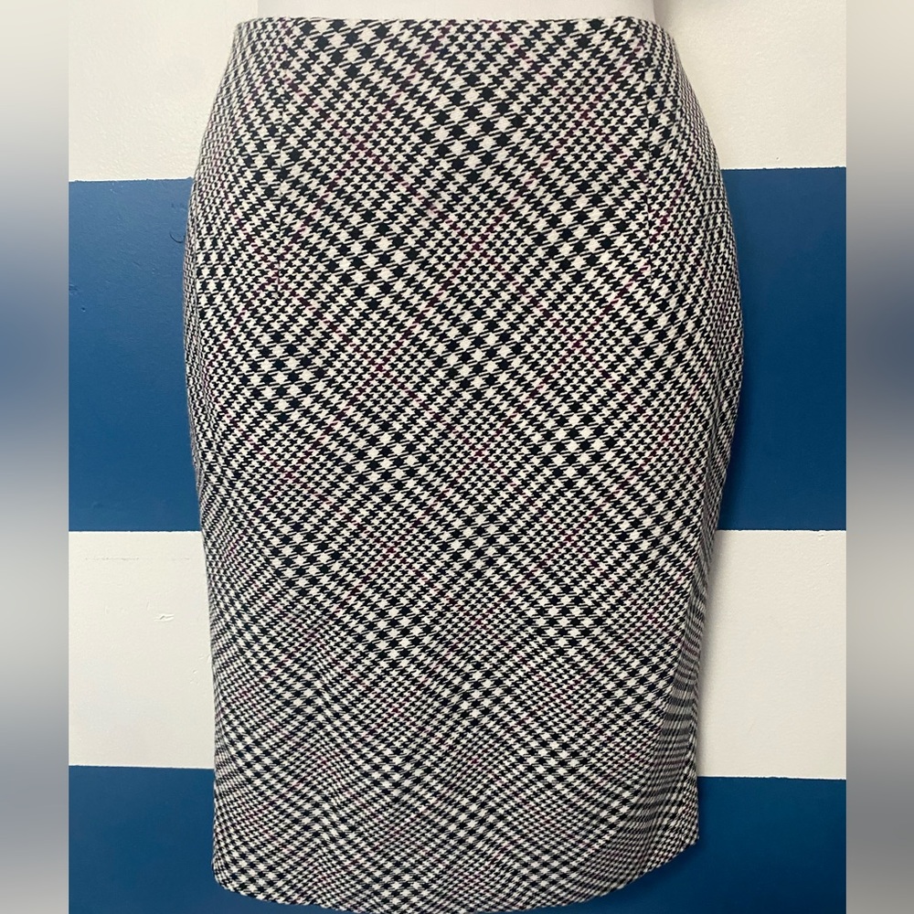 White House Black Market SZ 2 pencil skirt